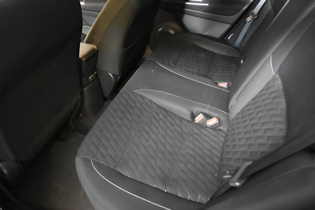 2022 Nissan Kicks S Image 14 of 35