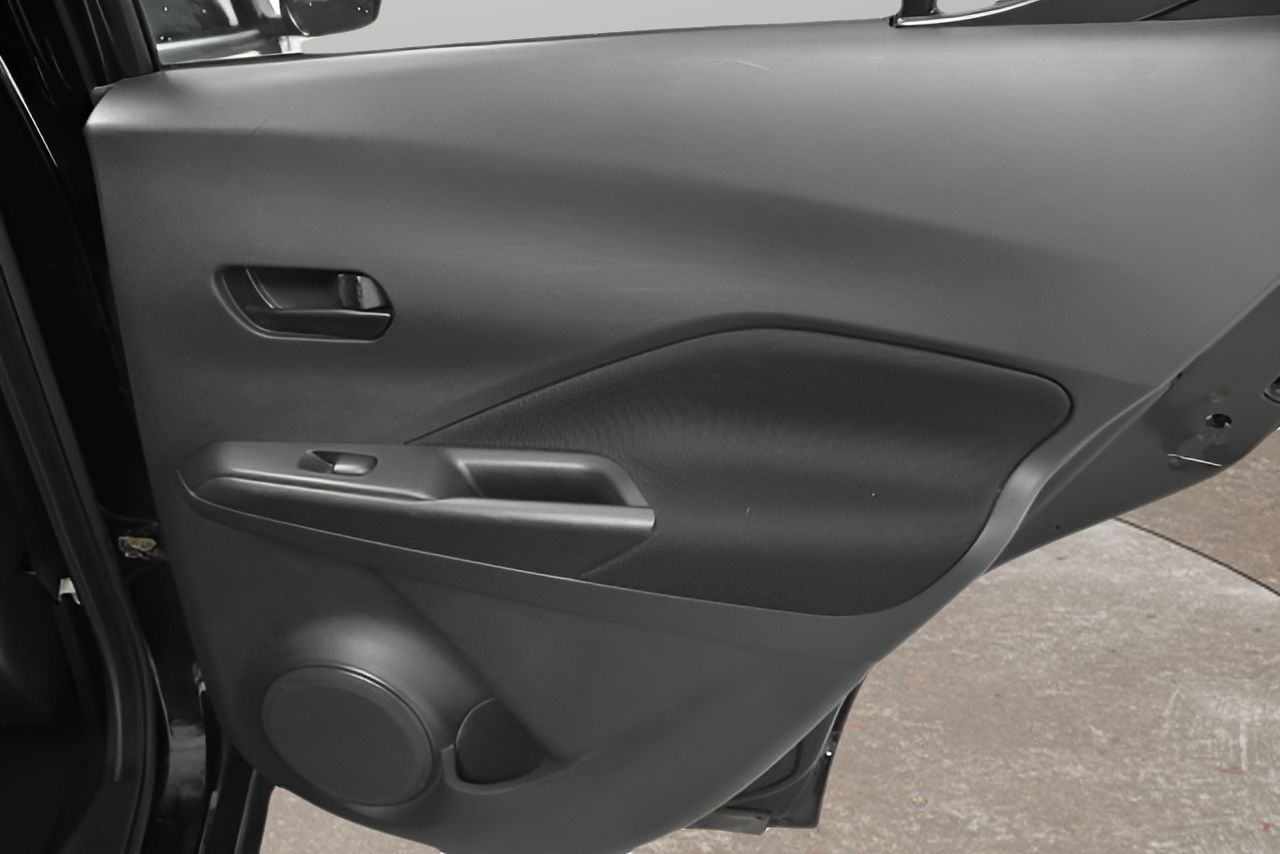 2022 Nissan Kicks S Image 23 of 35