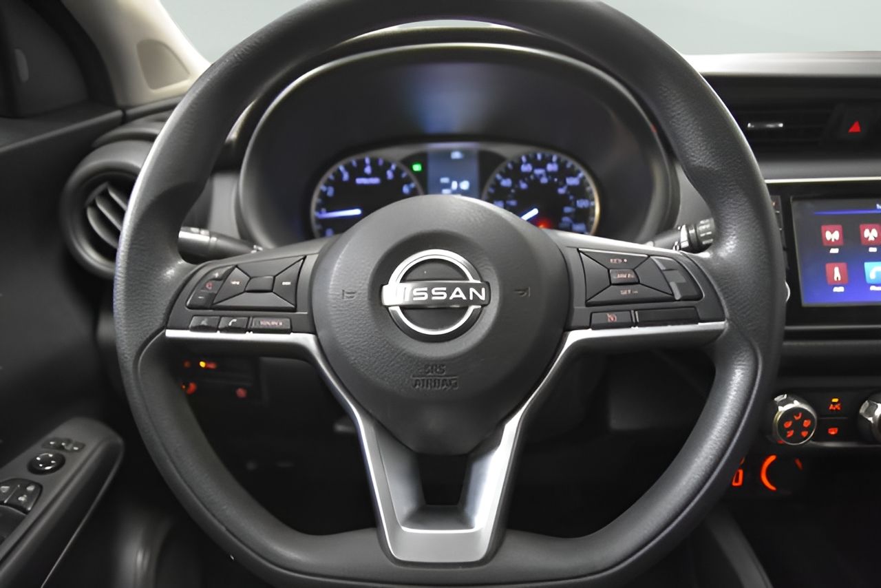 2022 Nissan Kicks S Image 17 of 35