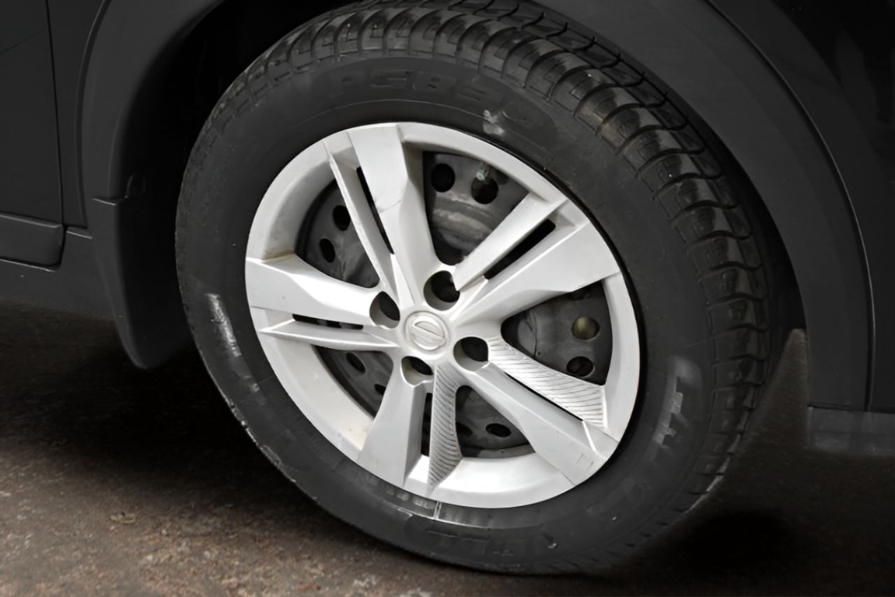 2022 Nissan Kicks S Image 11 of 35