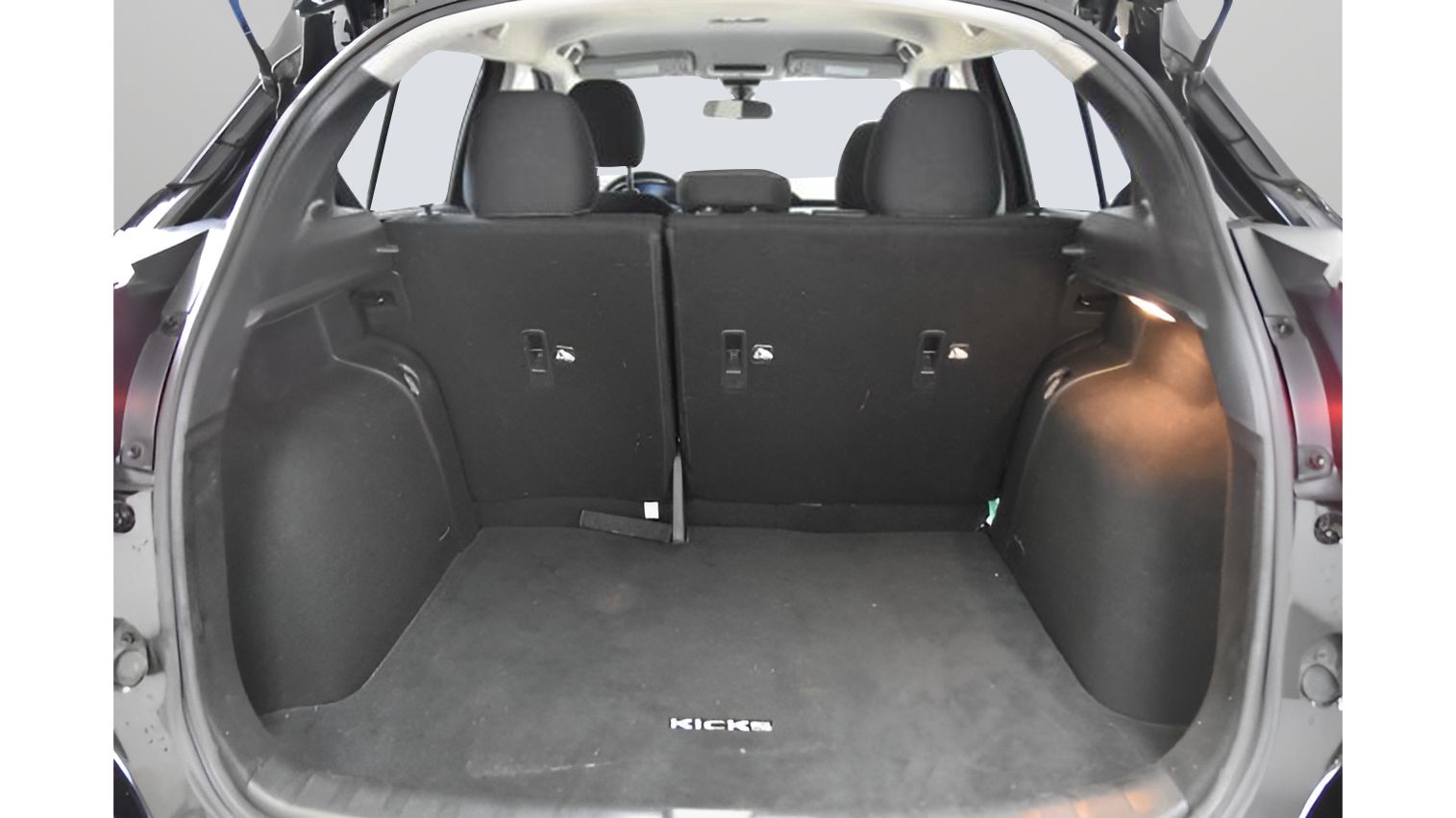 2022 Nissan Kicks S Image 12 of 35