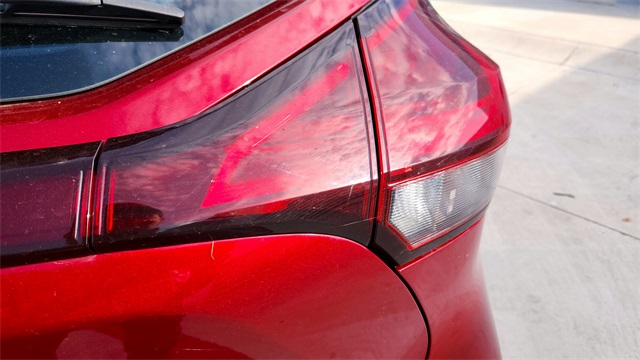 Vehicle image 22 of 33