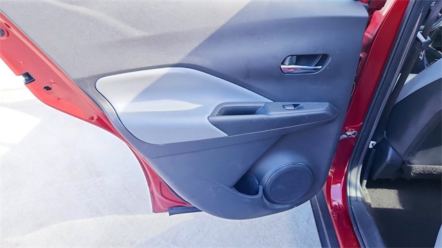 Vehicle image 20 of 33