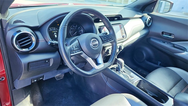 Vehicle image 9 of 33