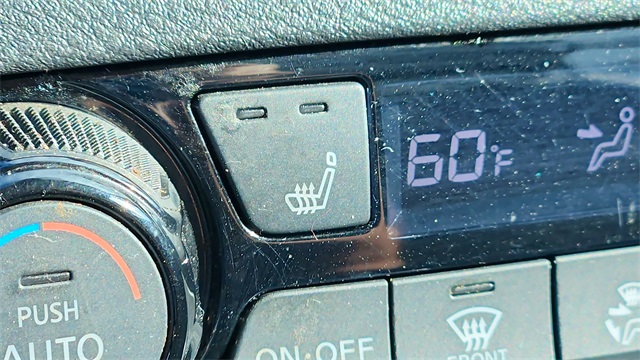 Vehicle image 16 of 33