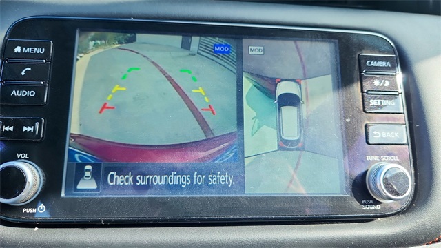 Vehicle image 14 of 33