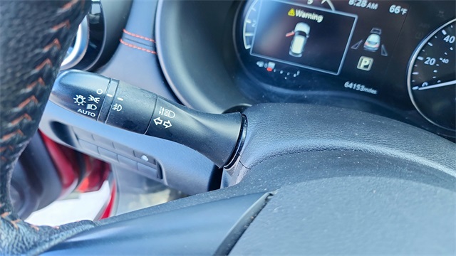 Vehicle image 31 of 33