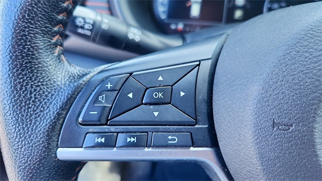 Vehicle image 28 of 33