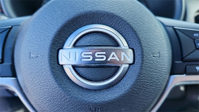 Vehicle image 32 of 33