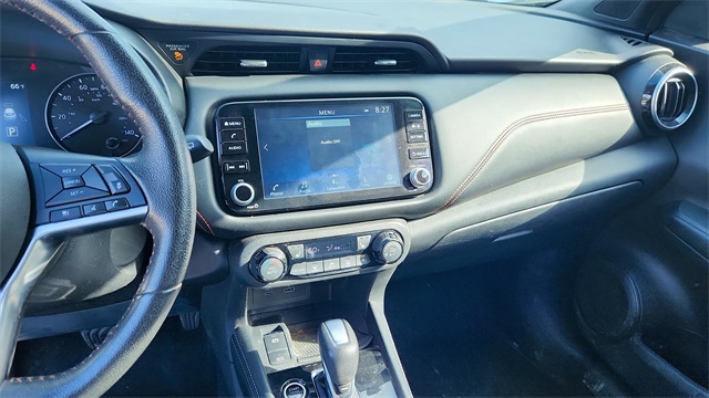 Vehicle image 15 of 33