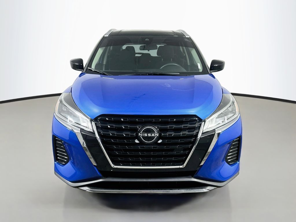 2022 Nissan Kicks SV Image 2 of 38