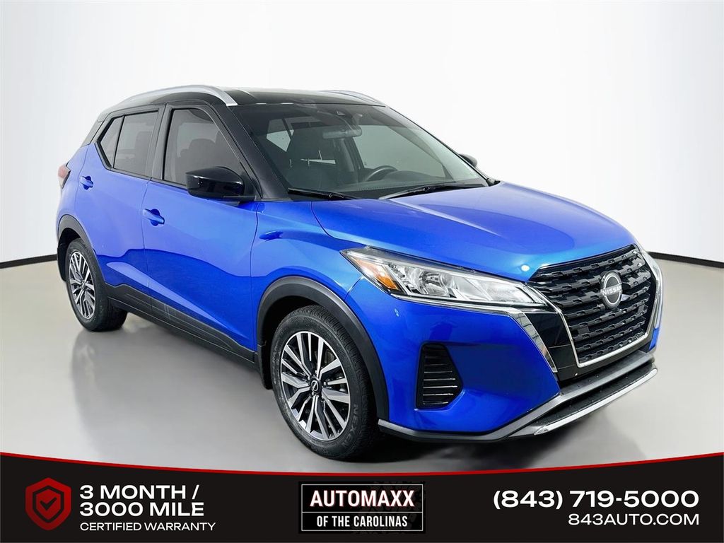 2022 Nissan Kicks SV Image 3 of 38