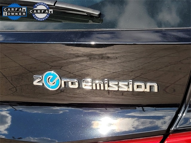 Vehicle image 23 of 43
