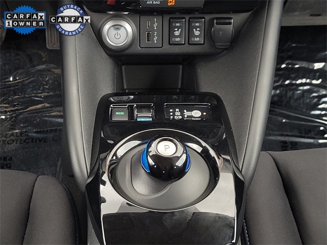 Vehicle image 37 of 43
