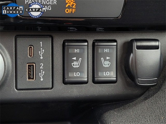 Vehicle image 27 of 43