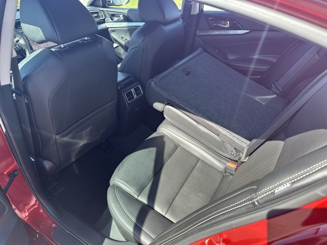 Vehicle image 26 of 28