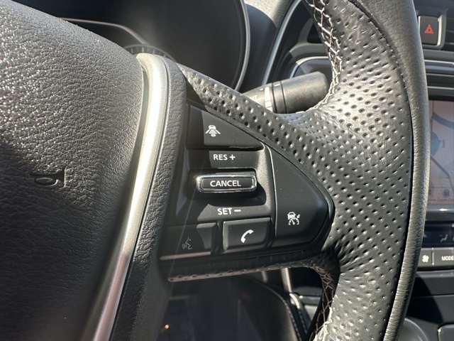 Vehicle image 11 of 28