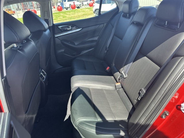 Vehicle image 16 of 28