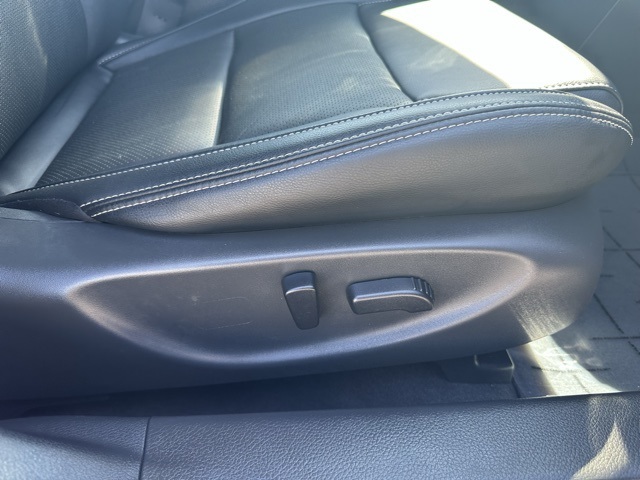 Vehicle image 20 of 28