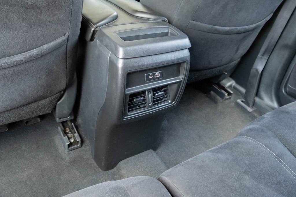 Vehicle image 18 of 18