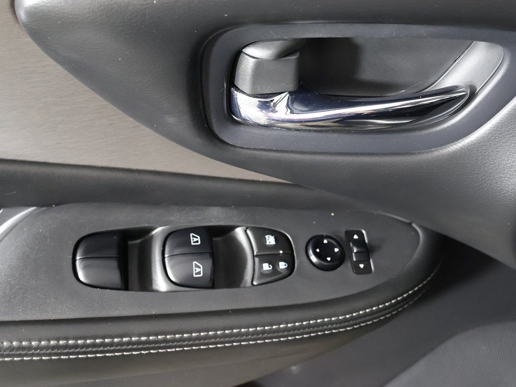 Vehicle image 31 of 54