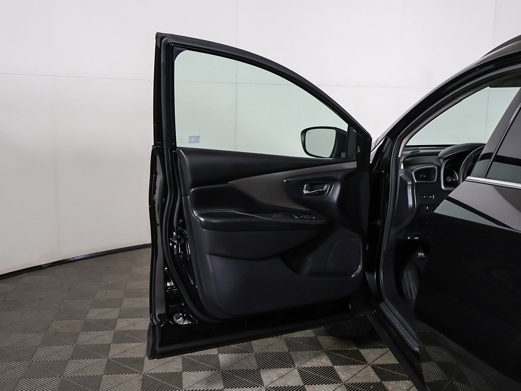 Vehicle image 43 of 54