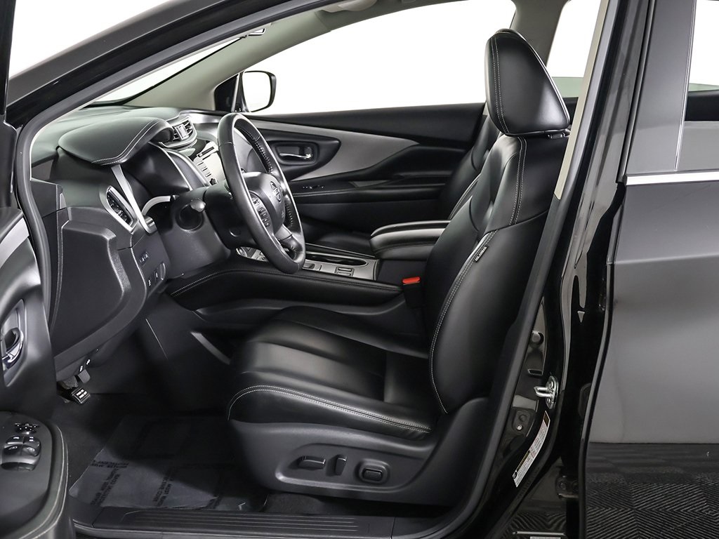 Vehicle image 17 of 54