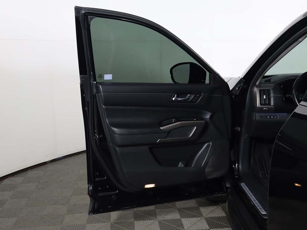 Vehicle image 26 of 71
