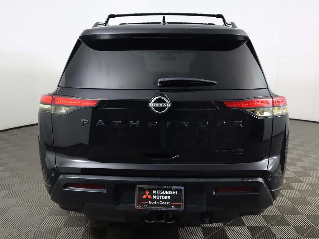 Vehicle image 8 of 71