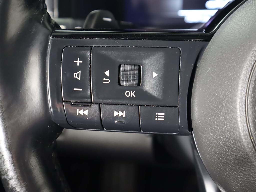 Vehicle image 47 of 71