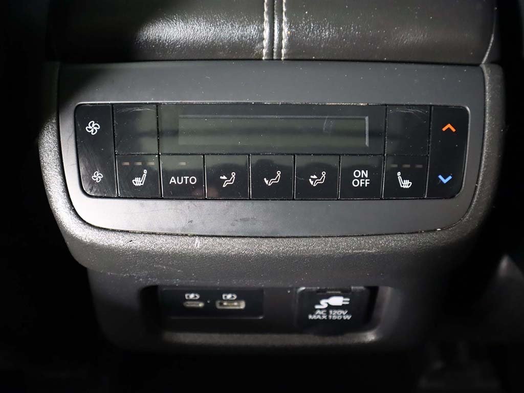 Vehicle image 57 of 71