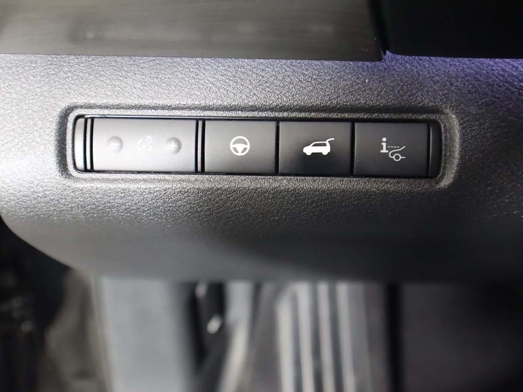 Vehicle image 43 of 71