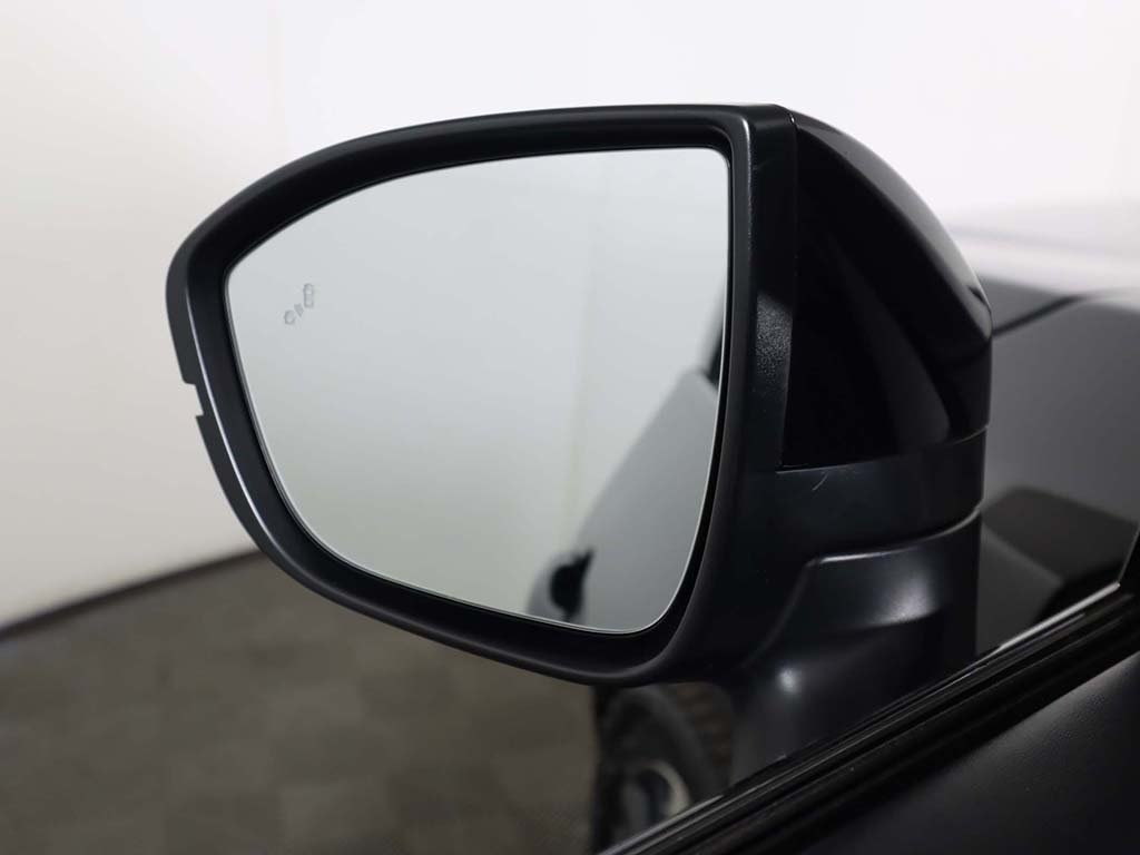 Vehicle image 41 of 71