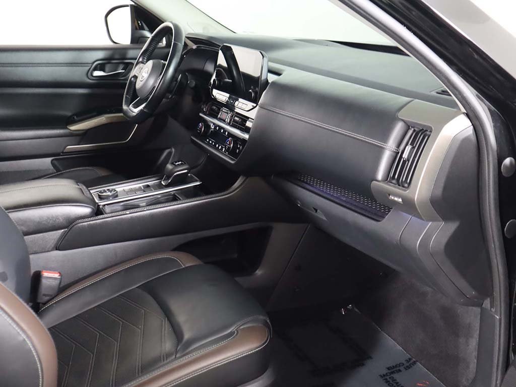 Vehicle image 31 of 71