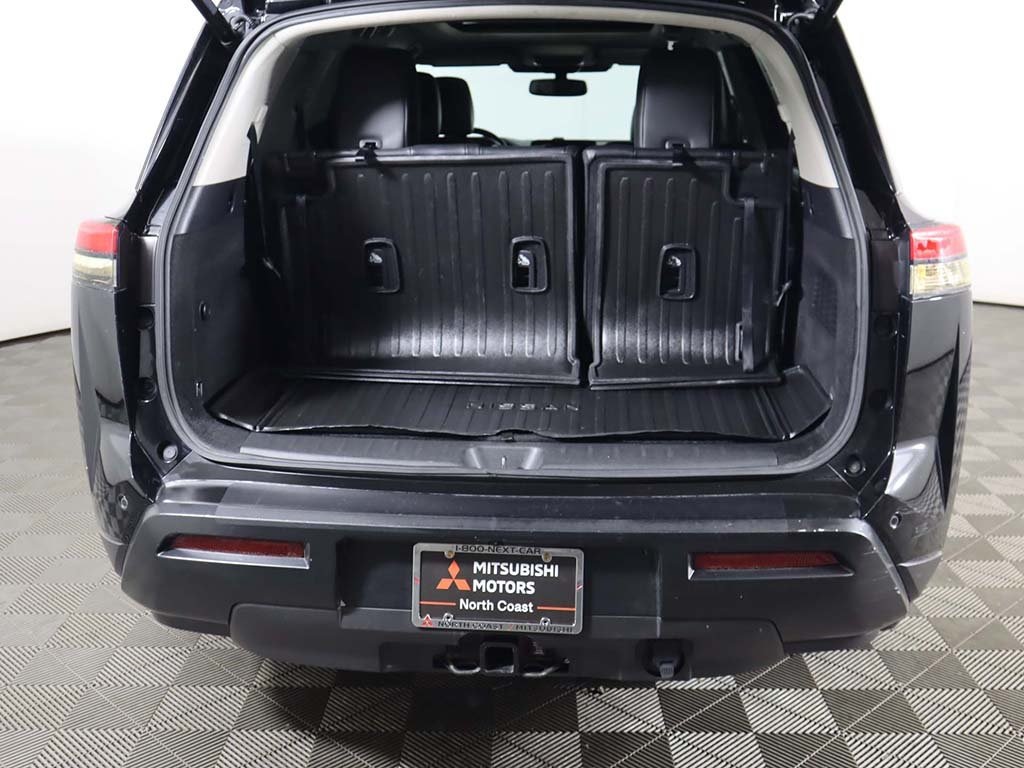 Vehicle image 21 of 71
