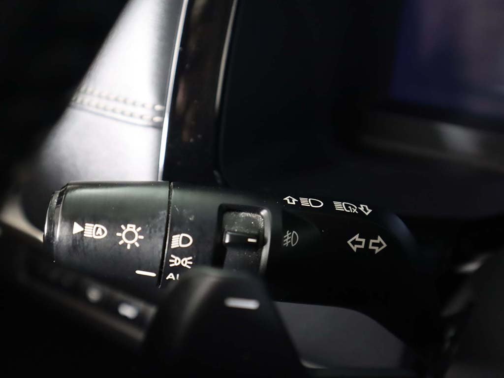 Vehicle image 50 of 71