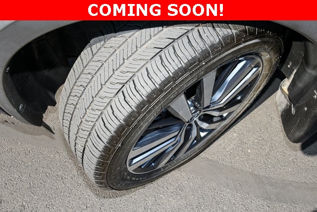 Vehicle image 11 of 52