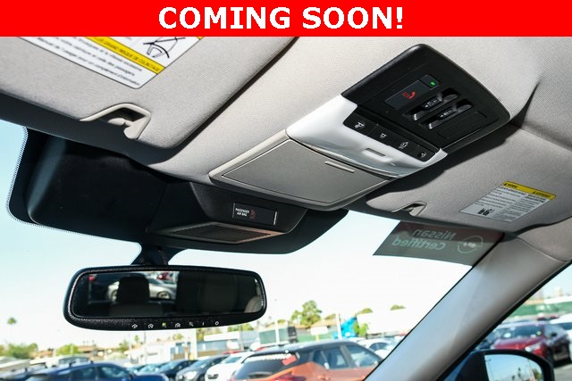 Vehicle image 41 of 52