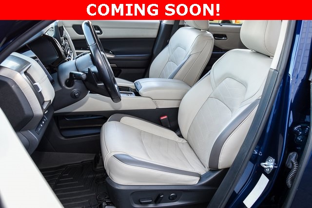Vehicle image 18 of 52