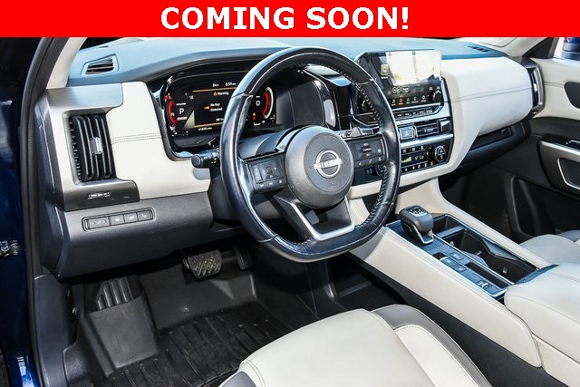 Vehicle image 16 of 52