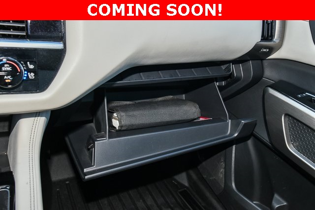 Vehicle image 40 of 52