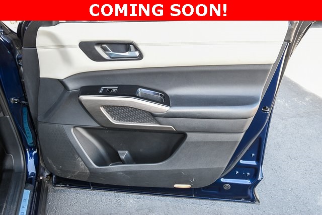 Vehicle image 24 of 52
