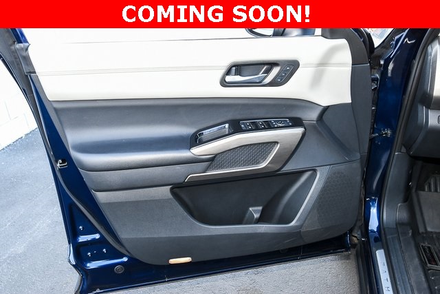 Vehicle image 15 of 52