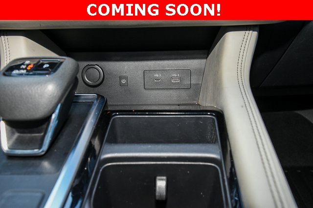 Vehicle image 37 of 52