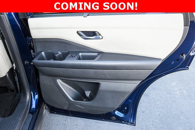 Vehicle image 27 of 52