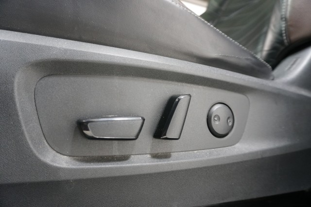Vehicle image 31 of 45