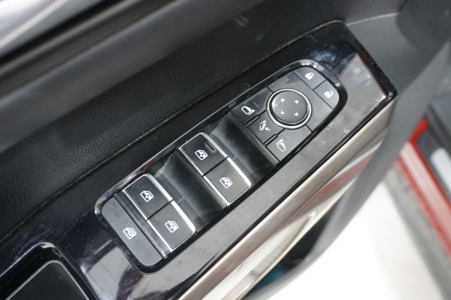 Vehicle image 28 of 45
