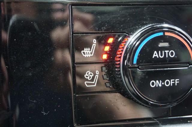 Vehicle image 40 of 45