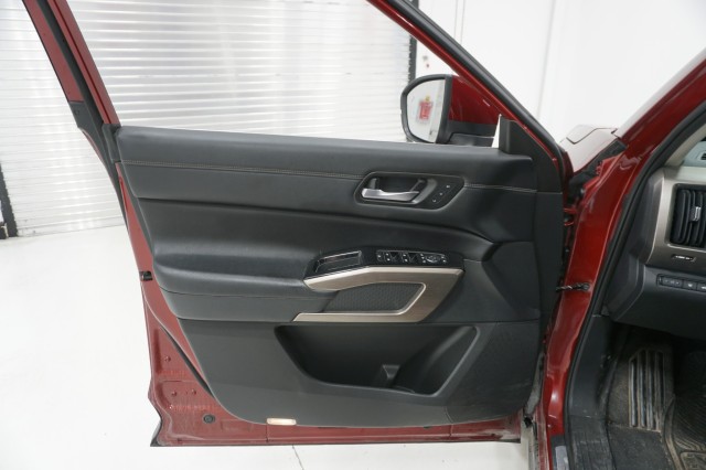 Vehicle image 43 of 45