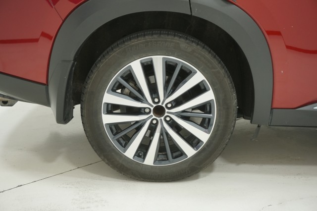 Vehicle image 7 of 45